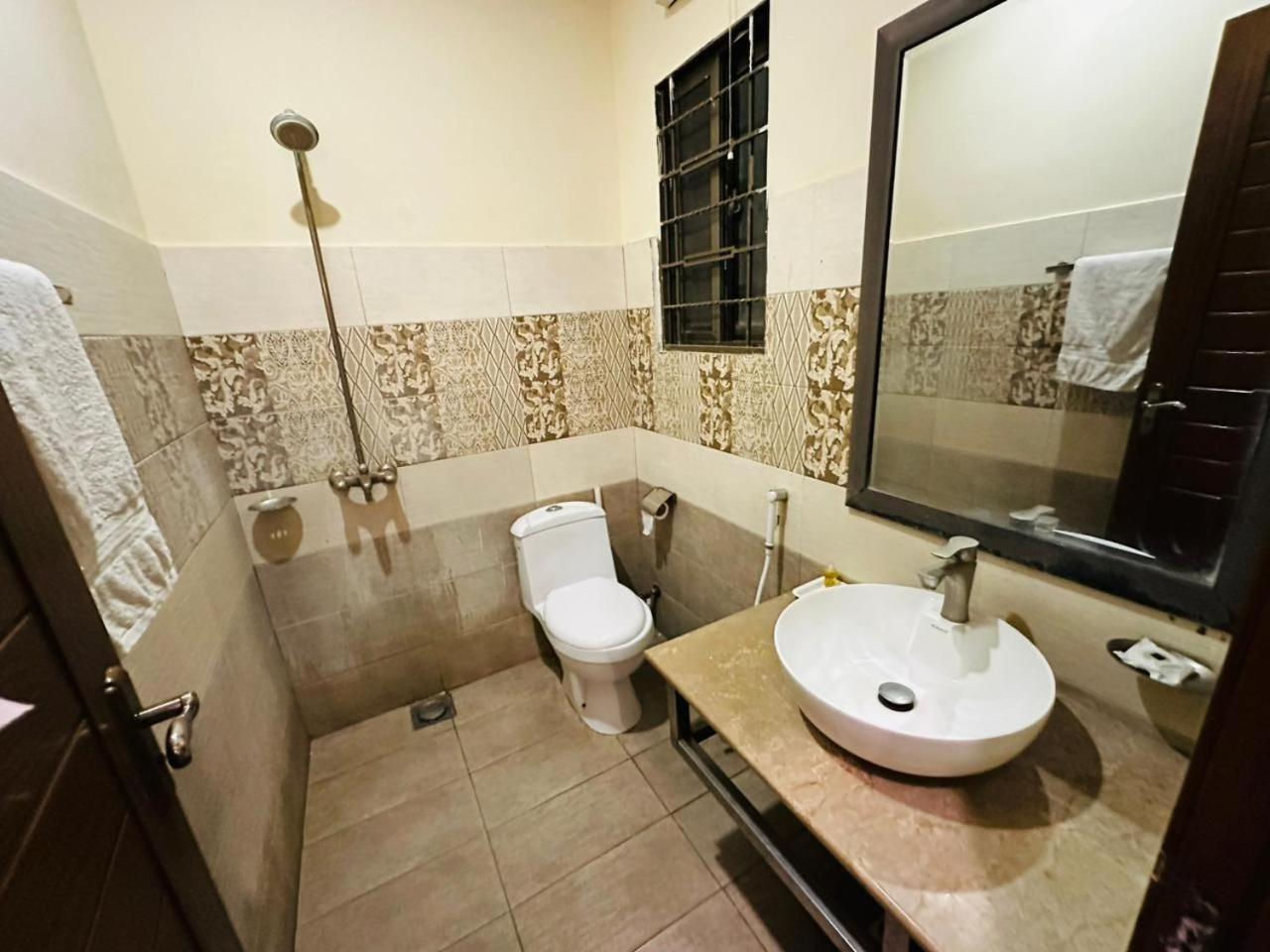 Shelton'S Rezidor Lahore Luaran gambar